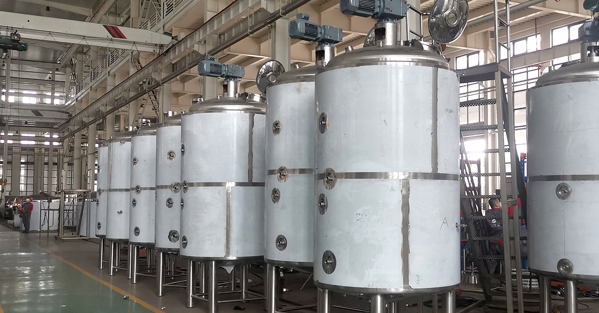 Top Mixing Tank: Key Considerations for Optimal Fluid Blending Performance